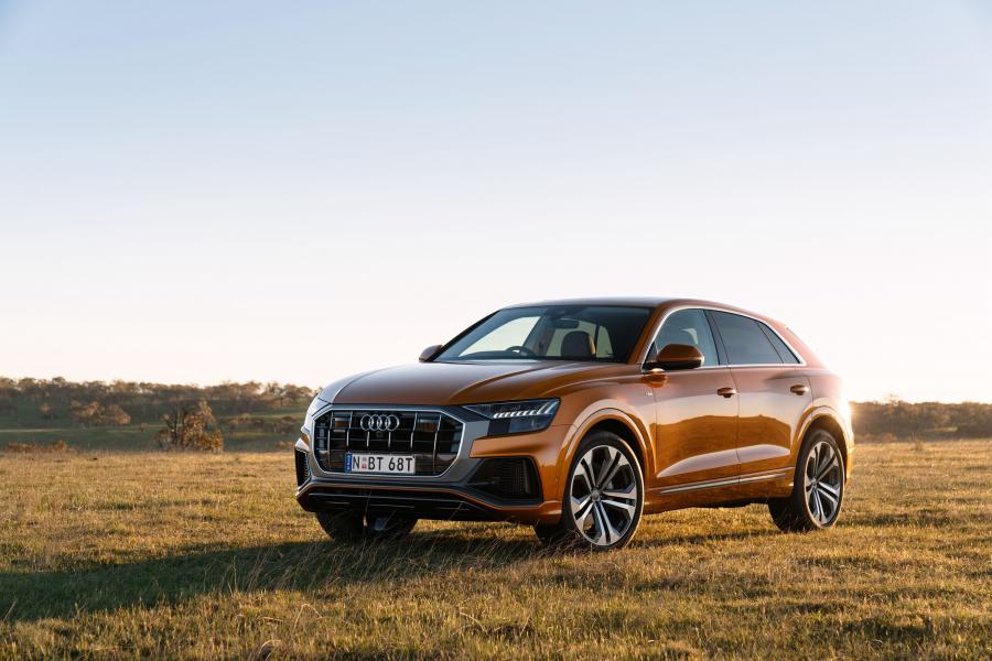  Audi Q8 55 TFSI Quattro S-Line 2018 года  (AU) (фото 1 из 40)